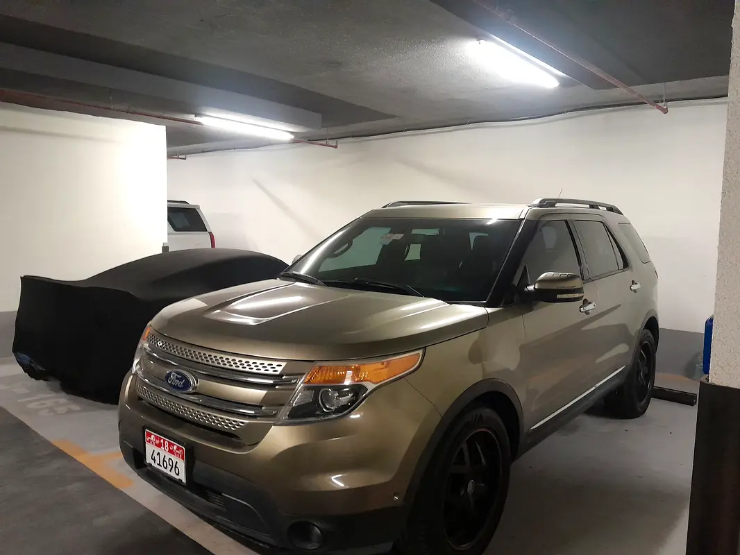 Ford Explorer 2012 — photo 1 of 6