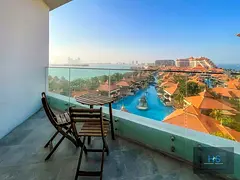 Priced to Sell | Direct Access to Beach | Sea View