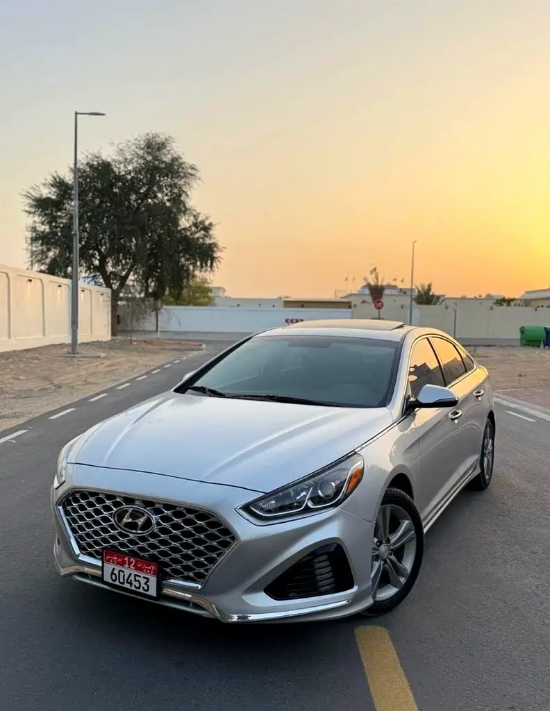 Hyundai Sonata 2018 — photo 1 of 4
