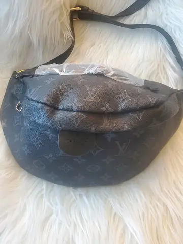 Louis Vuitton Monogram $% Bag / Crossbody Pouch - Grey