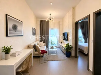 Pool-Park View | Fully Furnished | VOT