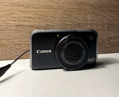 Canon PowerShot SX210 IS Compact Digital Camera - Good Condition