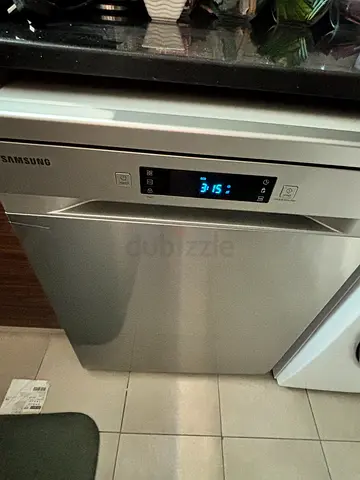Samsung 14 Place Setting Dishwasher With Digital Display 1800 W, excellent condition