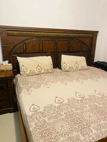 Solid Wood King Size Bed with Headboard, Dresser and Side Tables