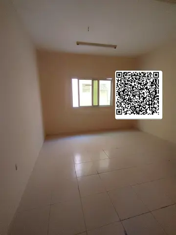 Spacious studio + split AC + prime location, for rent in Old Muwaileh close to all services and transportation. 🏡✨