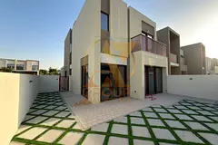 CORNER UNIT VERY CLOSE TO POOL &amp; PARK 4BR+MAID VILLA JUST 180k