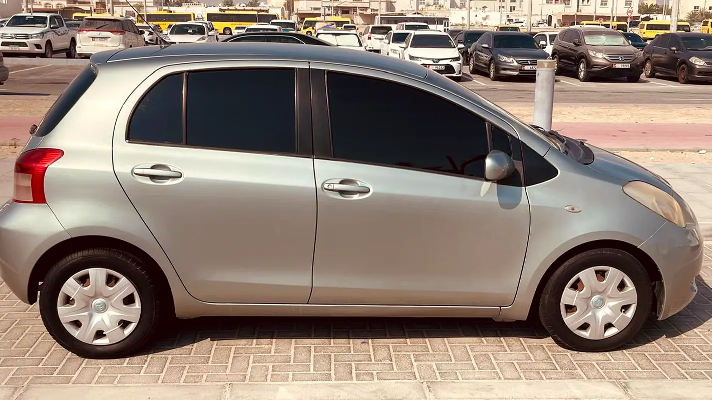 Toyota Yaris 2007 — photo 1 of 4