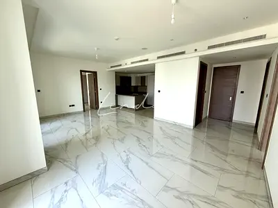 High floor| Corner unit| Spacious layout