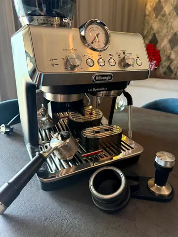 DeLonghi La Specialista Arte EC 9155.MB Espresso Machine
