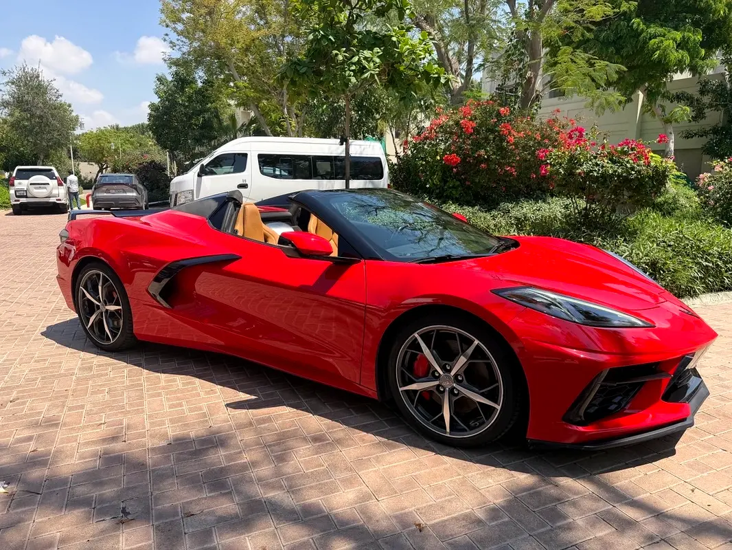 Chevrolet Corvette 2021 — photo 1 of 11