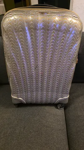 Samsonite cosmolite carry on