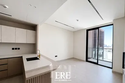 Large 1BR + Study | Pool View | Bright