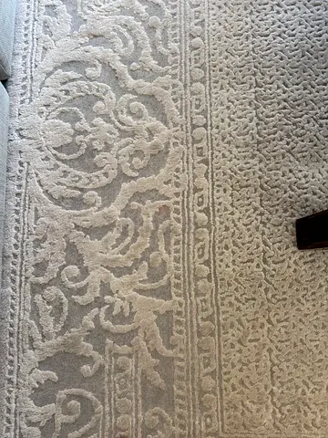 Light grey carpet