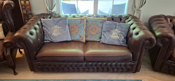 Brown Chesterfield 3-Seater Leather Sofa - Classic Design