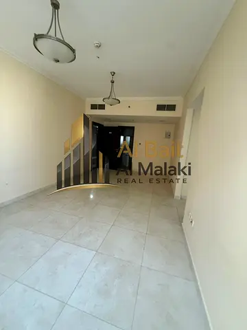 🏡 البيت المندي تقدم لكم غرفة وصالة في المجاز 2 – باركن مجاني | 15 يوم فري | بالكون