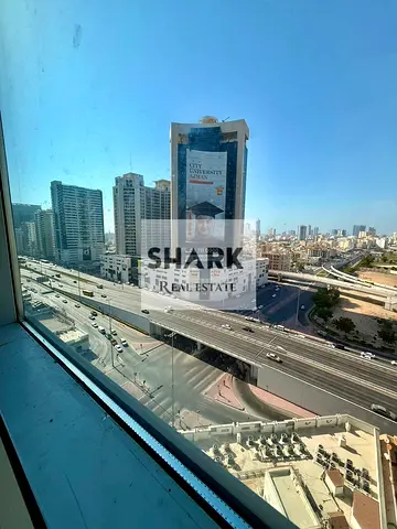 للبيع شقه غرفتين وصاله بابراج السيتى اطلاله مفتوحه على الجراند والقصر