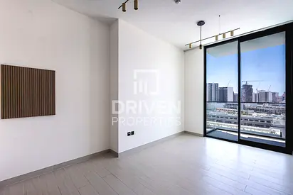 Prime Location | Ready to Move in | Elegant Apt