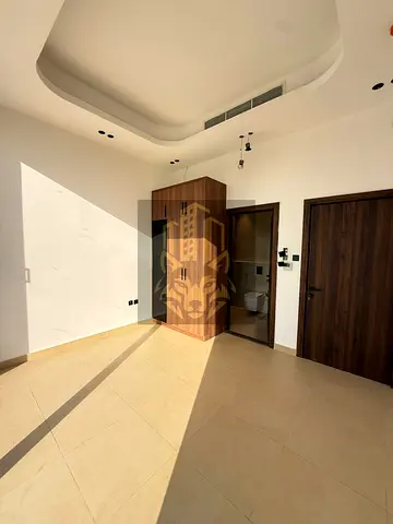 Adjacent and semi-adjacent villa in Sharjah Hills City Land area: 3,100 sqm Built-up area: 3,617 sqm 5 master bedrooms + maid's room + storage + stud