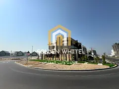 Luxury 5BR Corner Villa | Furnished | Private Pool