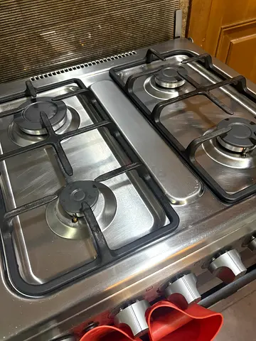 Stainless Steel 4-Burner Gas Hob in Good Condition