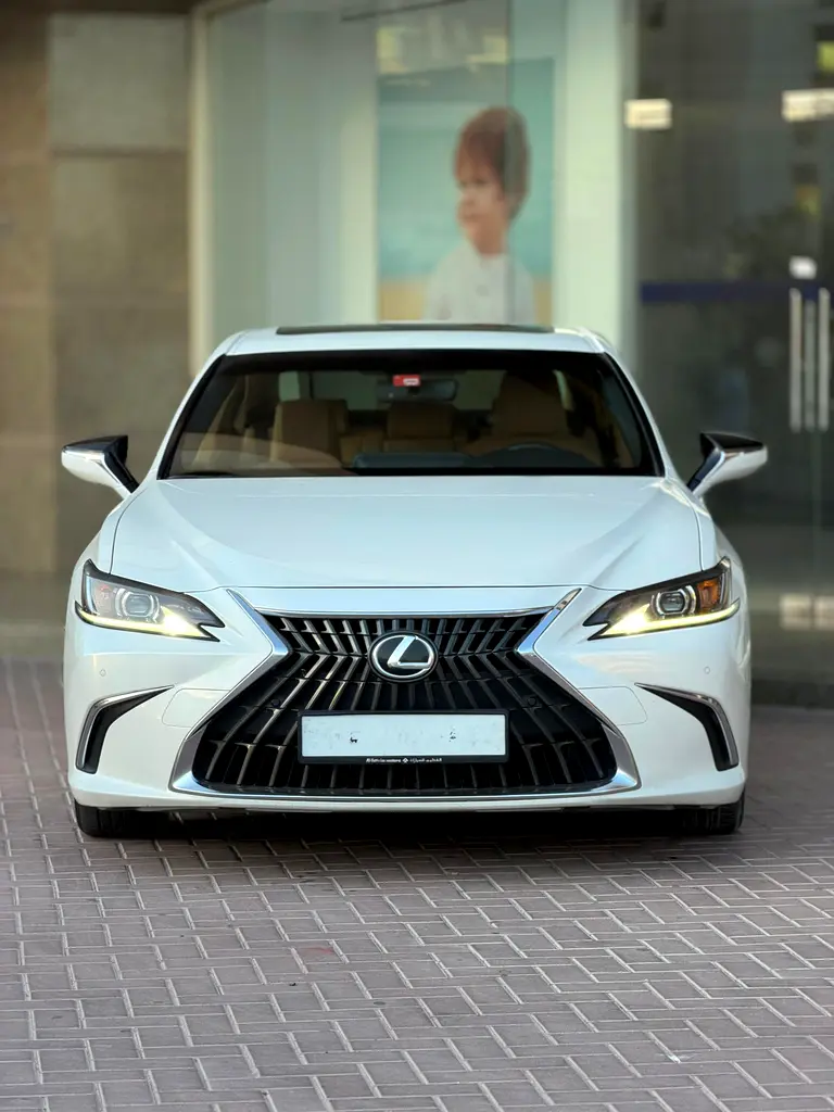 Lexus ES-Series 2023 — photo 1 of 14