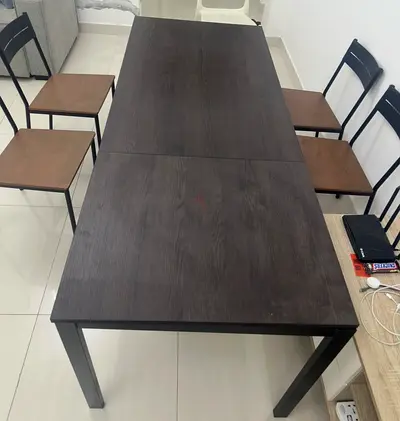 Extendable dining table with 4 chairs طاولة طعام