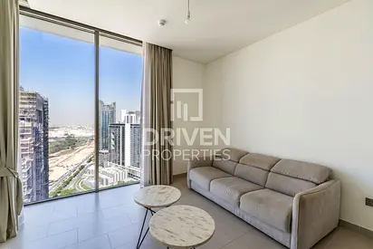Ready to Move in | High Floor | Great Location