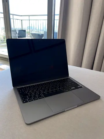 Macbook Air 13.6in - M2 2022 - 100% Battery health