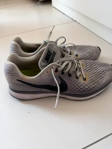 Nike running shoes - menس size (light grey)