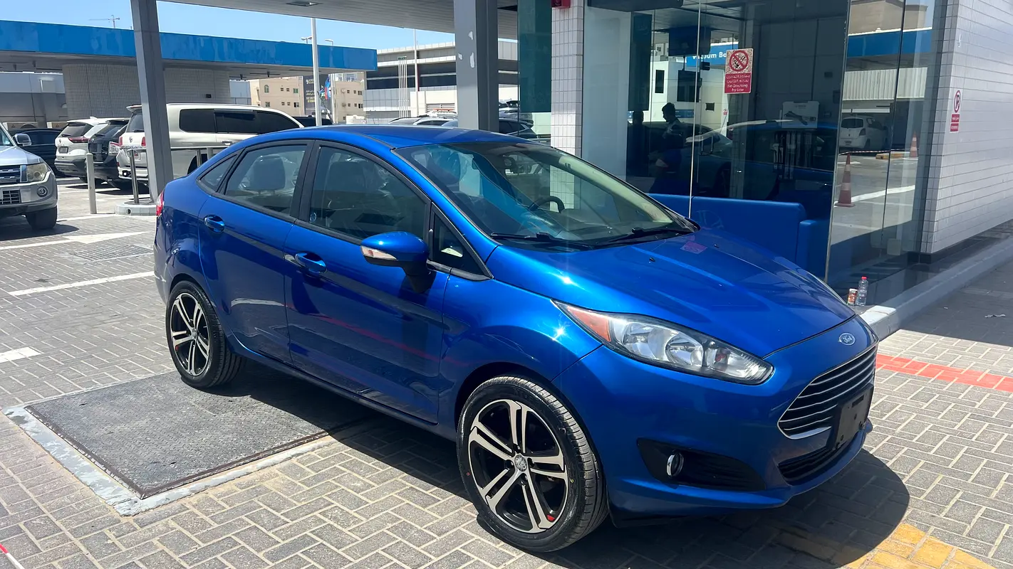 Ford Fiesta 2019 — photo 1 of 9