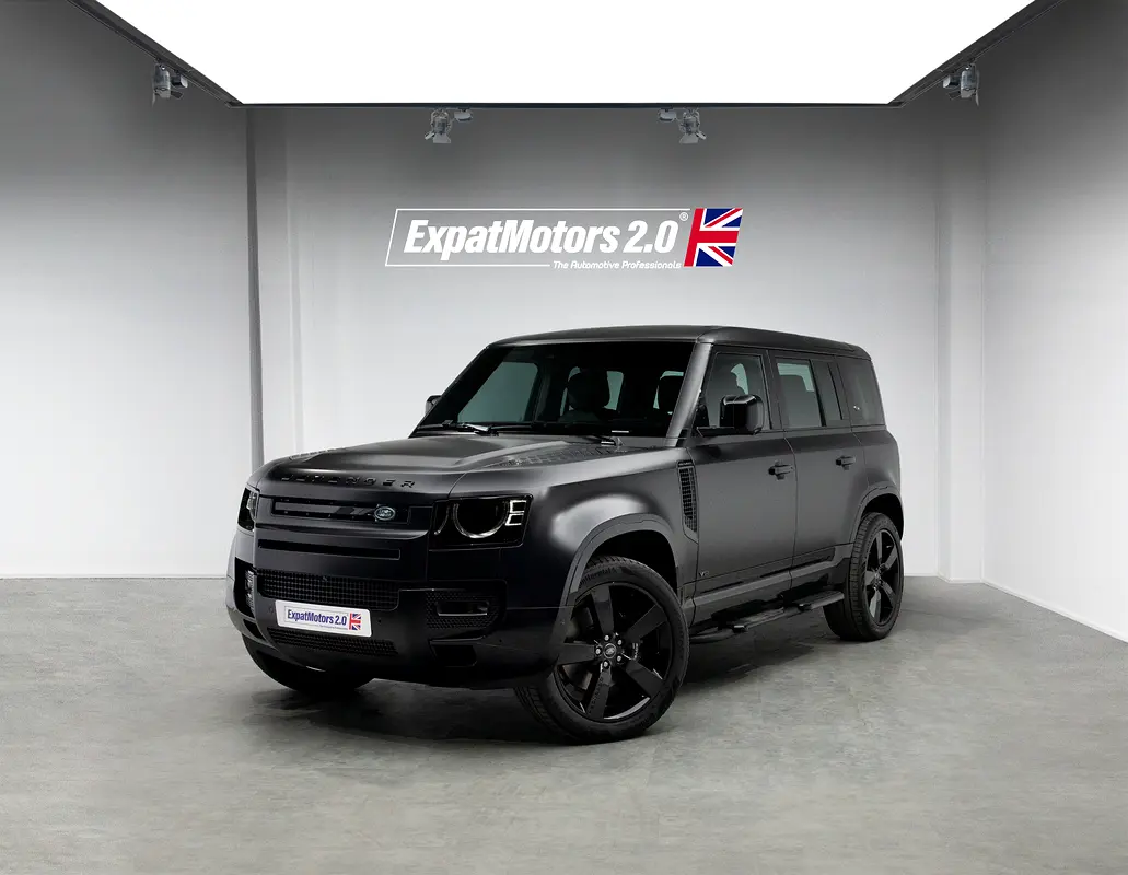 Land Rover Defender 2023 — photo 1 of 20