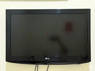 LG LCD/LED TV (Black)