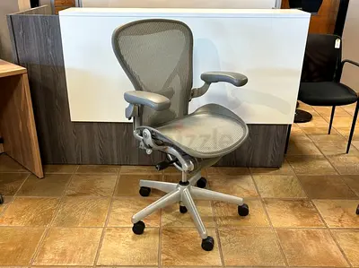 Sale Herman Miller Aeron Chair Silver Color Size C