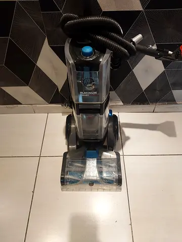CARPET CLEANER