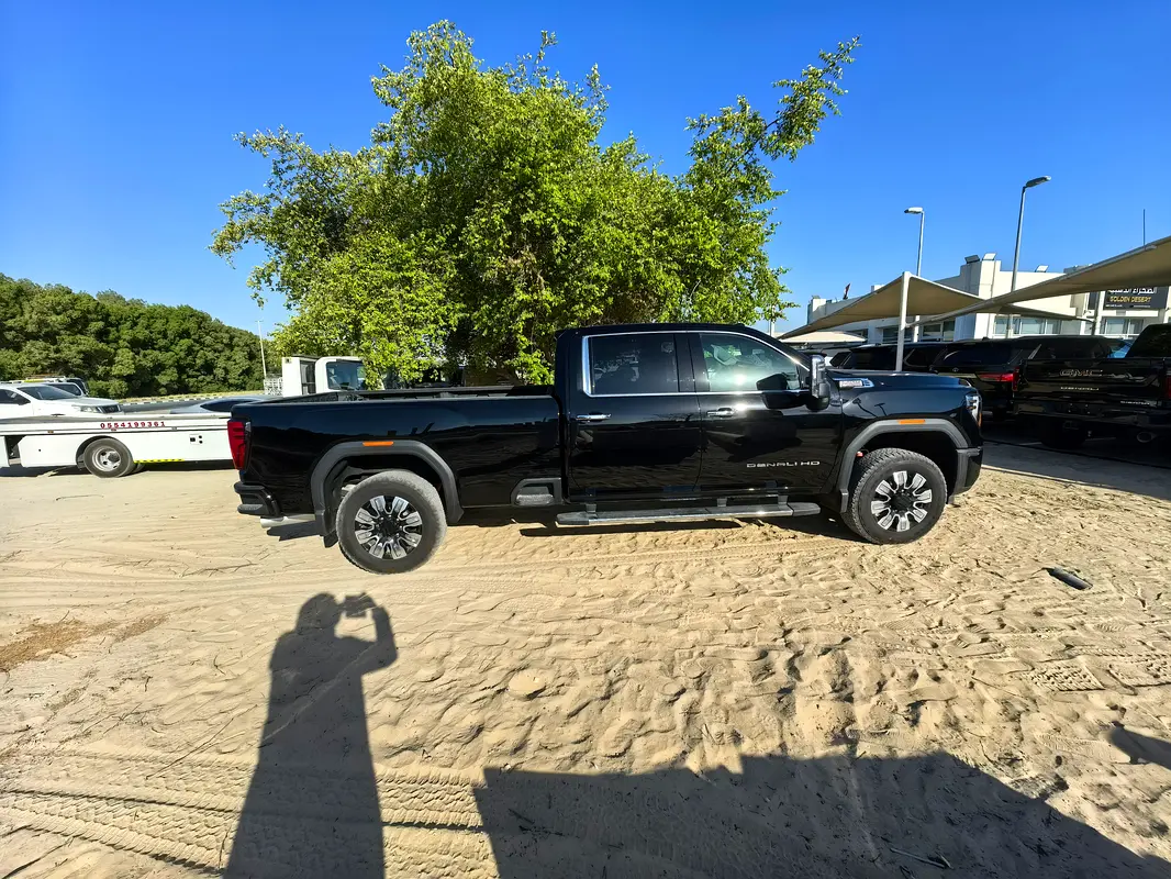 GMC Sierra 2025 — photo 1 of 7