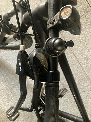 Excellent mountain bike - Shimano components, front light, lock, carrier and bell included