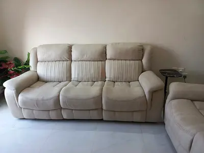 Royal Frurnitures 6 Seaters Recliner-Sofa available for sale at 1700 dhs.