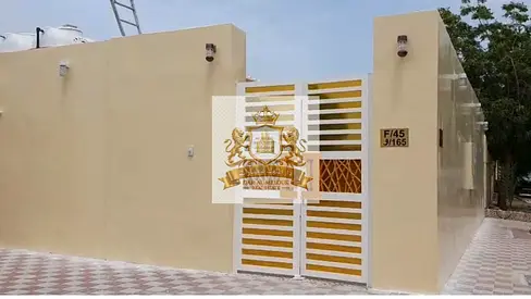 For Sale in Sharjah Al Ghubaiba, Halwan Area Traditional House Area: 1835 sq ft Corner plot on two paved streets