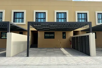 READY VILLA 3BED-FURNISHED-NO COMMISSION -FREEHOLD