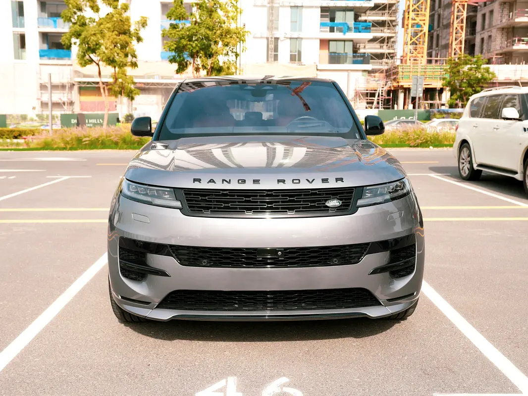 Land Rover Range Rover Sport 2023 — photo 1 of 10