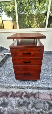 Solid Wood 3-Drawer Mobile Pedestal with Shelf - Good Condition