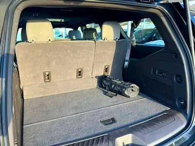 2023 Chevrolet SUBURBAN 照片 16
