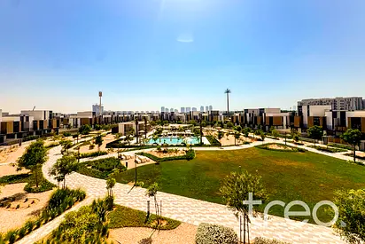 Park & Pool Facing | Single Row | Vacant