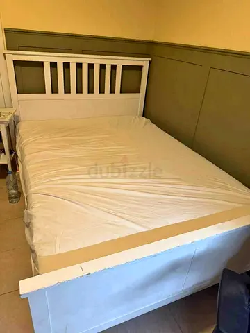 IKEA White HEMNES Queen Bed with IKEA Mattress 160 x 200 cm
