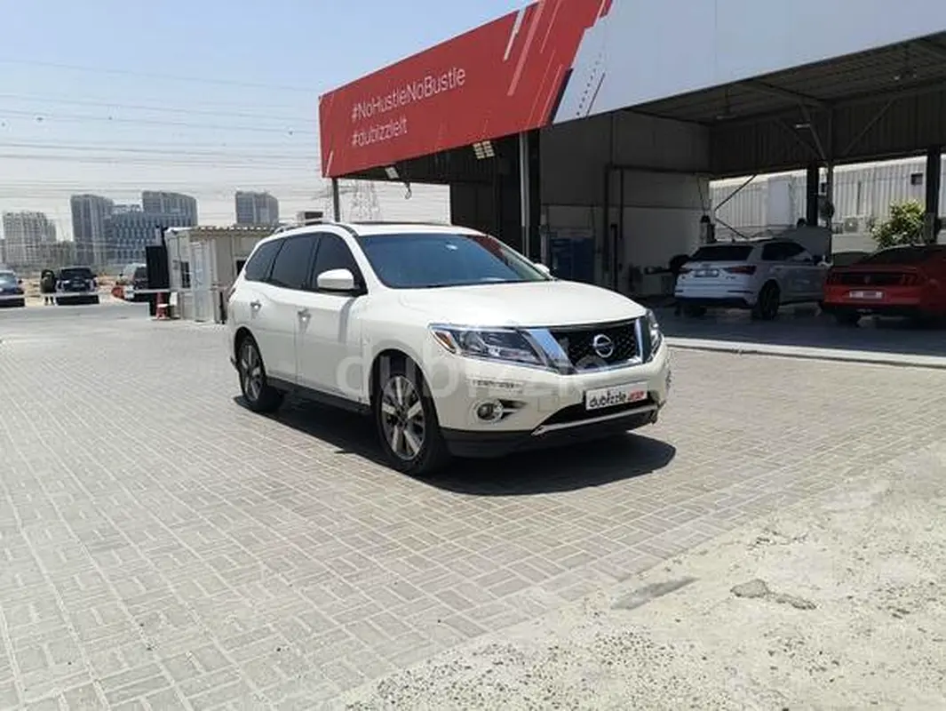 Nissan Pathfinder 2017 — photo 1 of 14