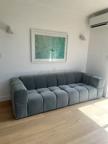 Light grey tufted 3-seater sofa in boucle Fabric