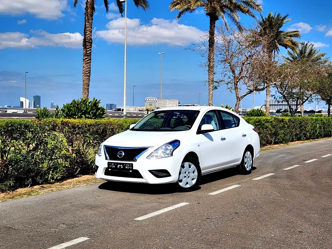 Nissan Sunny 2022 — photo 1 of 13