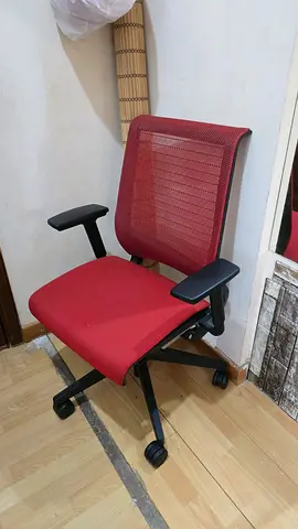 Steelcase V1 Think Ergonomic Office Chair Fully loaded