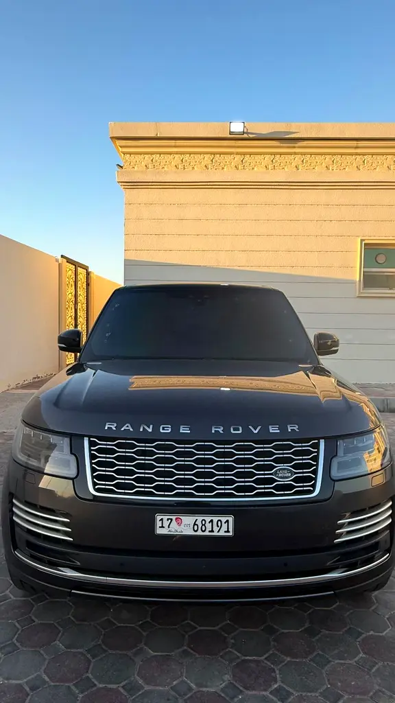 Land Rover Range Rover 2020 — photo 1 of 7