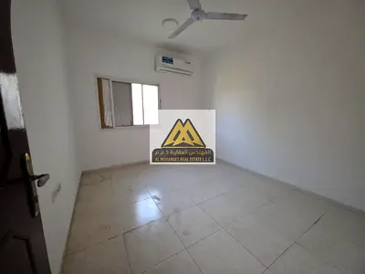 One bedroom and living room. Kitchen: closed. Living room: separate and spacious.